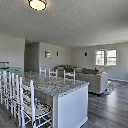 Oak Island Beach Abode With Deck Walk To Shore! ภายนอก รูปภาพ