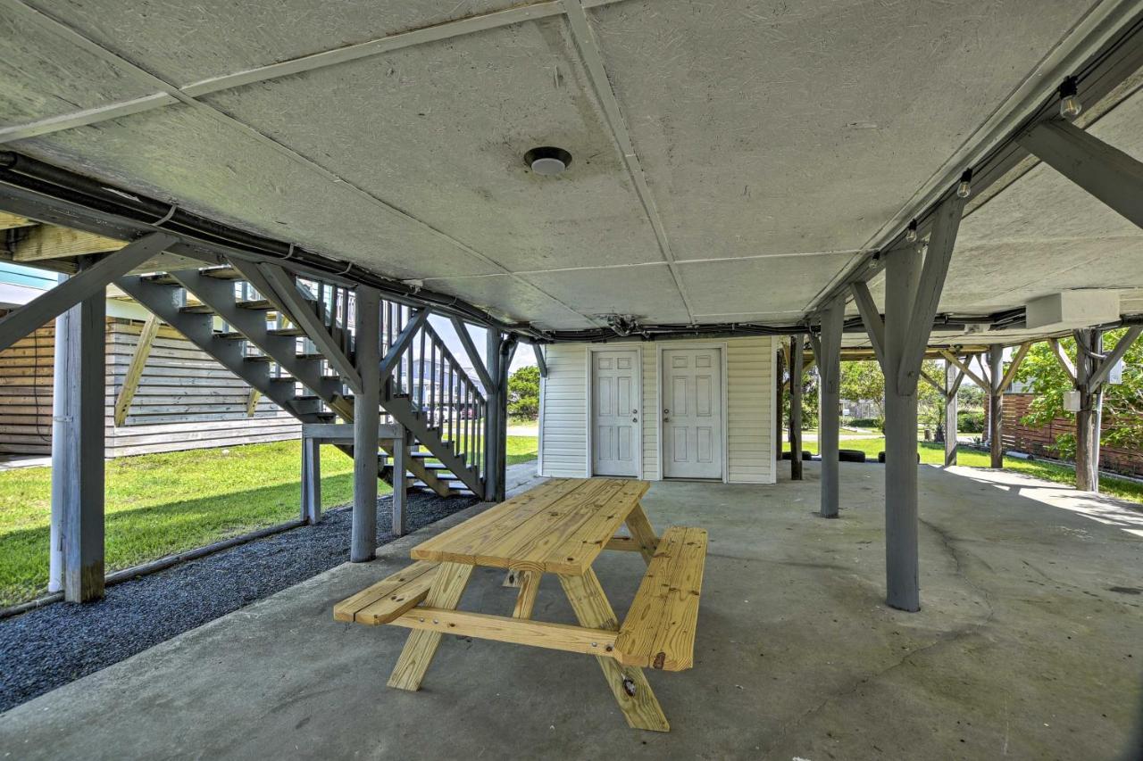 Oak Island Beach Abode With Deck Walk To Shore! ภายนอก รูปภาพ
